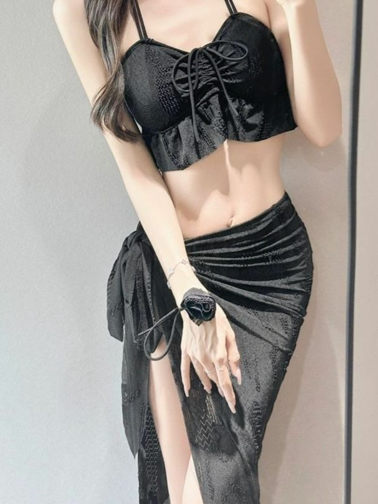 Women Fashion Styles - Costume da bagno floreale a due