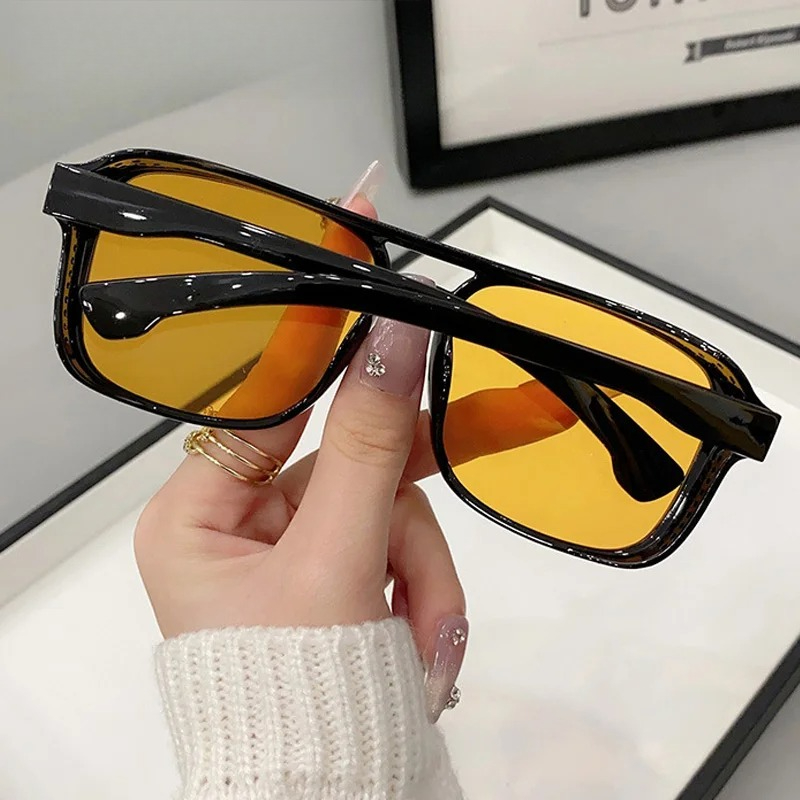Occhiali da Sole Quadrati con  - Women'S Fashion Eyewear recensione e prezzo
